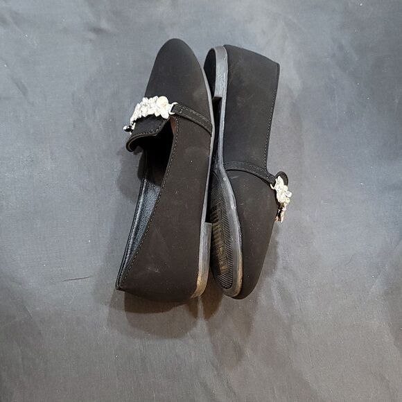 BRAND NEW WELLSFOUNTN WOMEN'S RHINESTONE DECOR  FAUX SUEDE FLAT SHOE - Picture 15 of 16